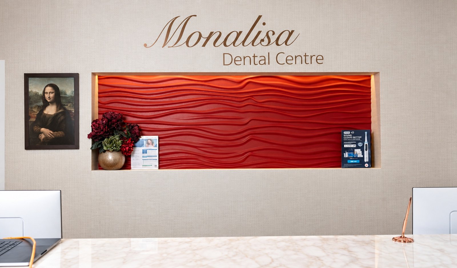 Monalisa Dental Centre reception background